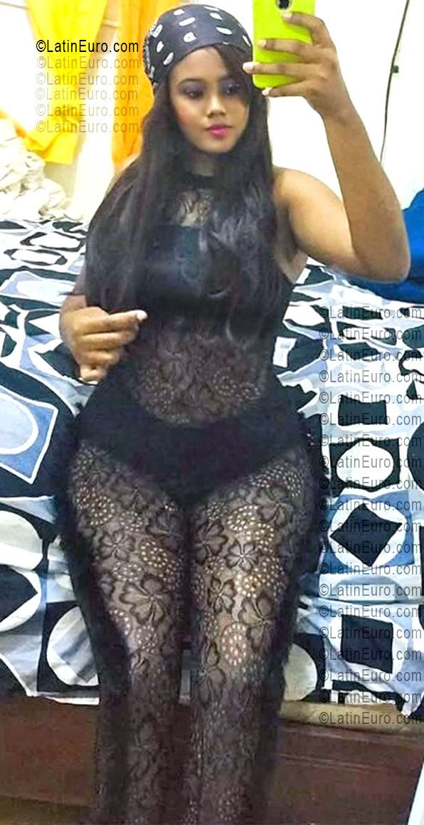 Date this funny Dominican Republic girl Angelica from Santo Domingo DO55597