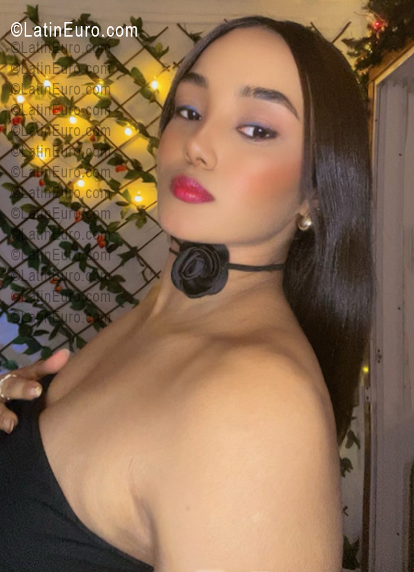 Date this georgeous Dominican Republic girl Rosely from Santo Domingo DO55598