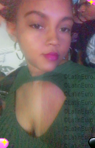 Date this gorgeous Dominican Republic girl Yakaira from Santo Domingo DO55618