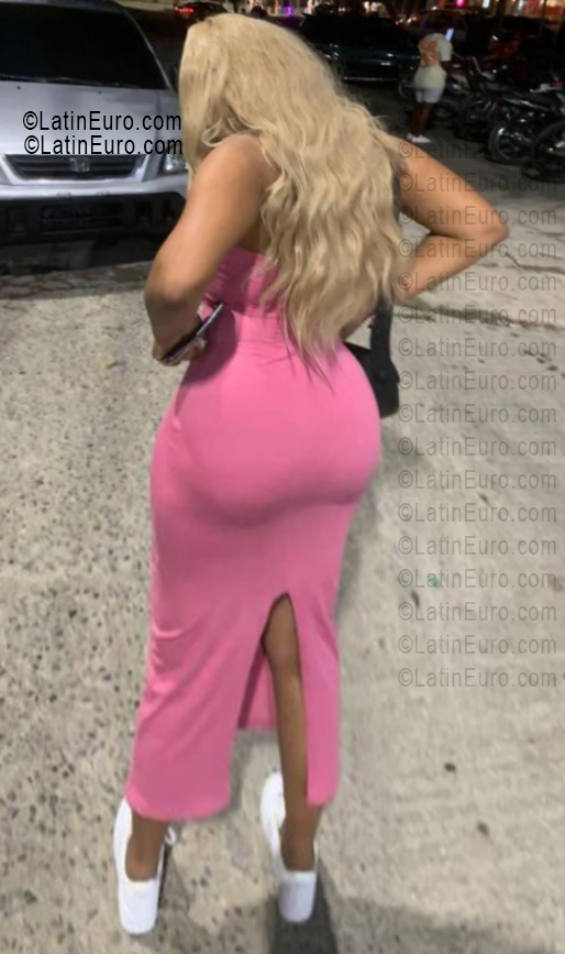 Date this passionate Dominican Republic girl Dariela from Santo Domingo DO55678