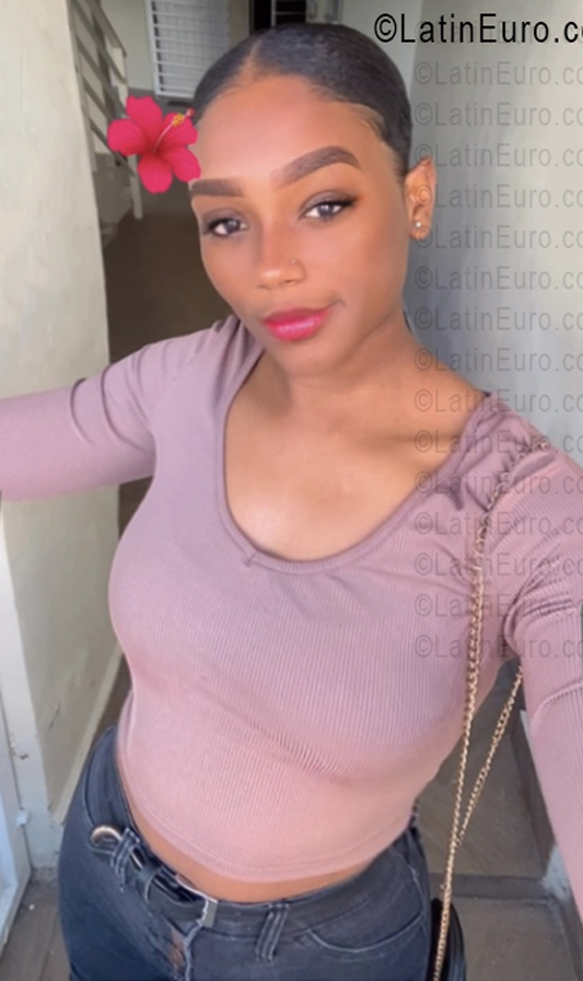 Date this athletic Dominican Republic girl Ambar from La Romana DO55915