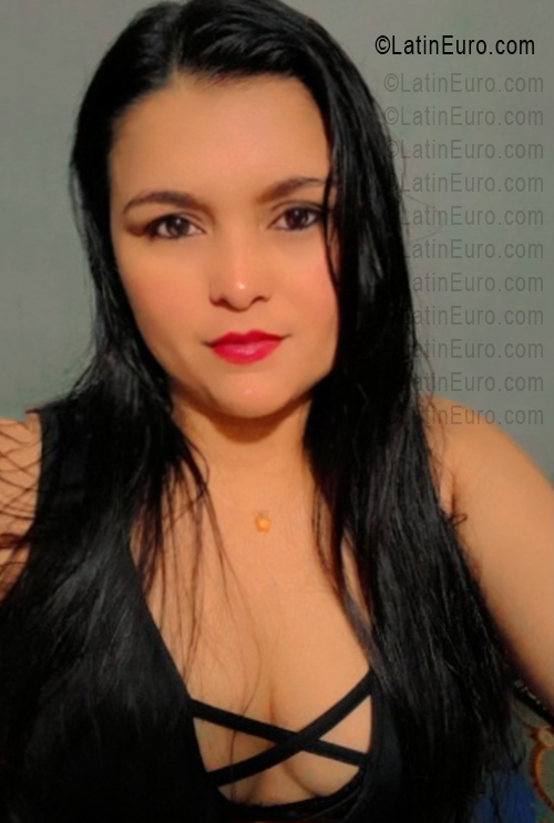 Date this georgeous Colombia girl Nazareth from Medellin CO33594