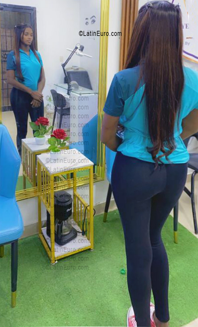 Date this attractive Dominican Republic girl Chik1994 from Santo Domingo DO55928
