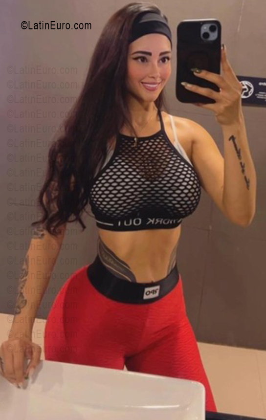 Date this nice looking Colombia girl Pau from Cali CO33604