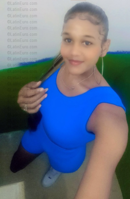Date this young Dominican Republic girl Rosi from Santo Domingo DO55970