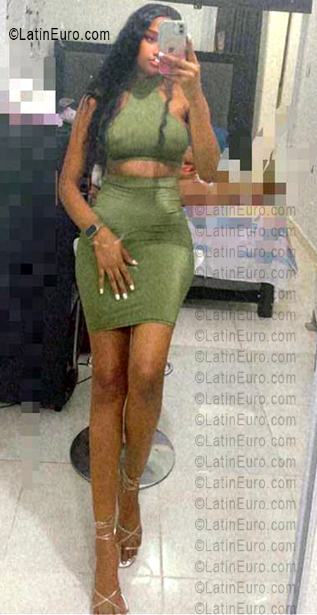 Date this nice looking Dominican Republic girl Merlys from Santo Domingo DO56038