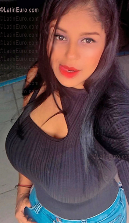 Date this charming Venezuela girl Yary from Aragua VE5412