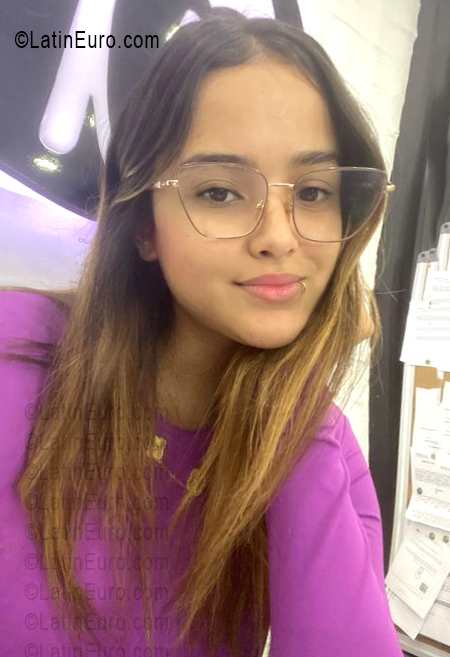 Date this tall Venezuela girl Arianna from Zulia VE5413