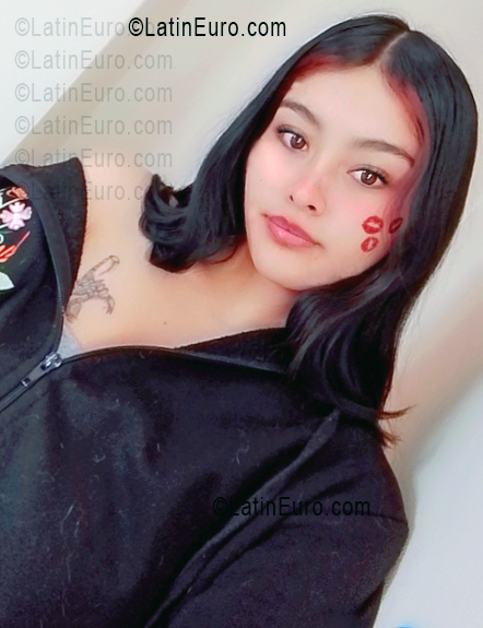 Date this athletic Peru girl Zaida from Lima PE2156