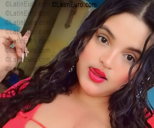 Date this attractive Venezuela girl Alejandra from Caracas VE5437