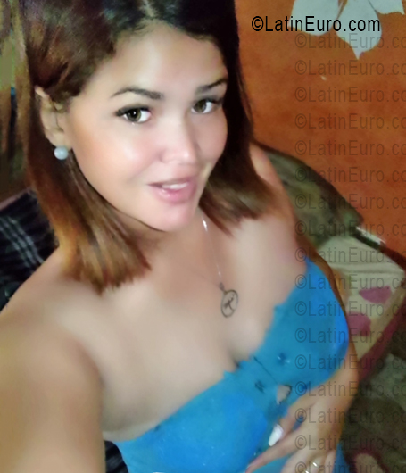 Date this sensual Venezuela girl Angeles from Porlamar VE5446