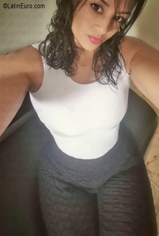 Date this cute Colombia girl Ana from Cali CO33659