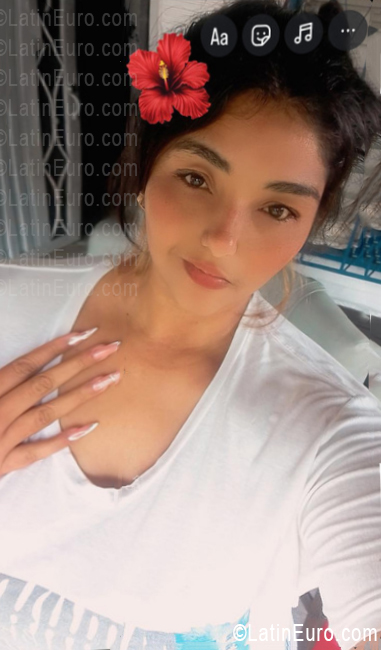 Date this beautiful Colombia girl Kelly from Medellin CO33668