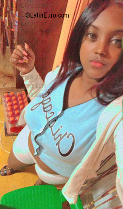 Date this sultry Dominican Republic girl Yossy from La Vega DO56206