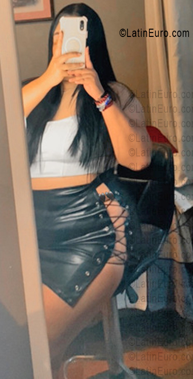 Date this stunning Mexico girl Val from Nuevo Leon MX2790