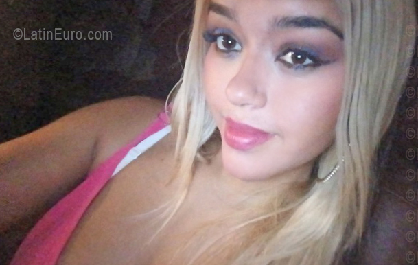 Date this fun Venezuela girl Grey from Barcelona VE5575