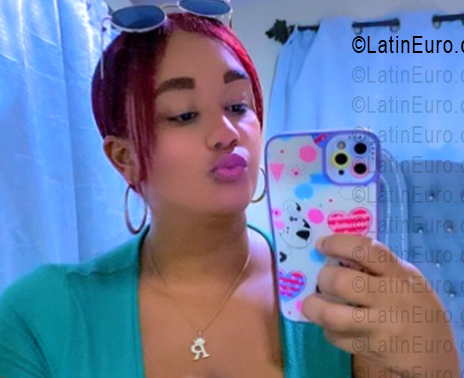 Date this exotic Dominican Republic girl Roseiris from Santo Domingo DO56311