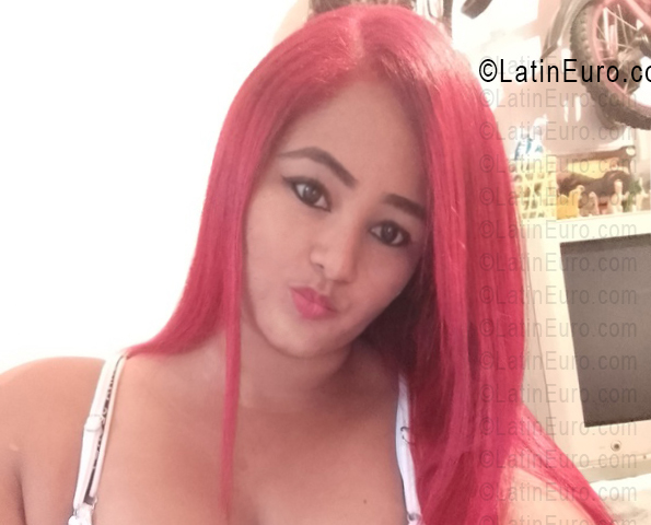 Date this lovely Venezuela girl Bileidi from Valencia VE5625