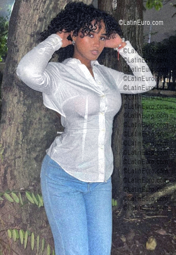 Date this nice looking Dominican Republic girl Abigail from La Romana DO56347