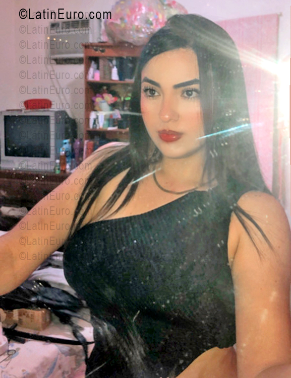 Date this happy Venezuela girl Isabel from Barquisimeto VE5642