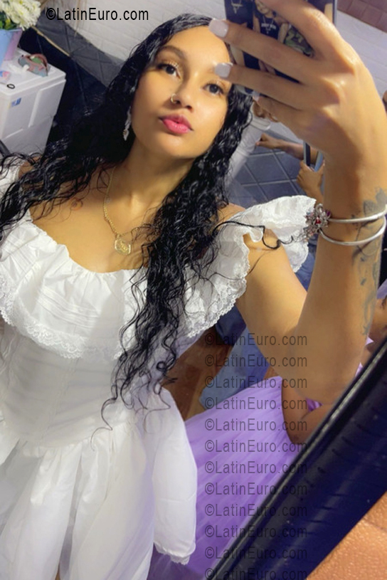 Date this funny Dominican Republic girl Nefertari from San Cristobal DO56364