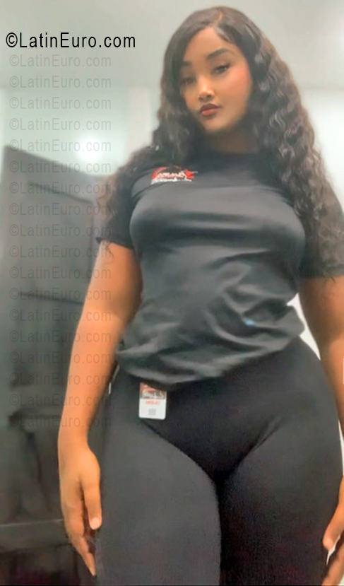 Date this stunning Dominican Republic girl Kamil from Punta Cana DO56383