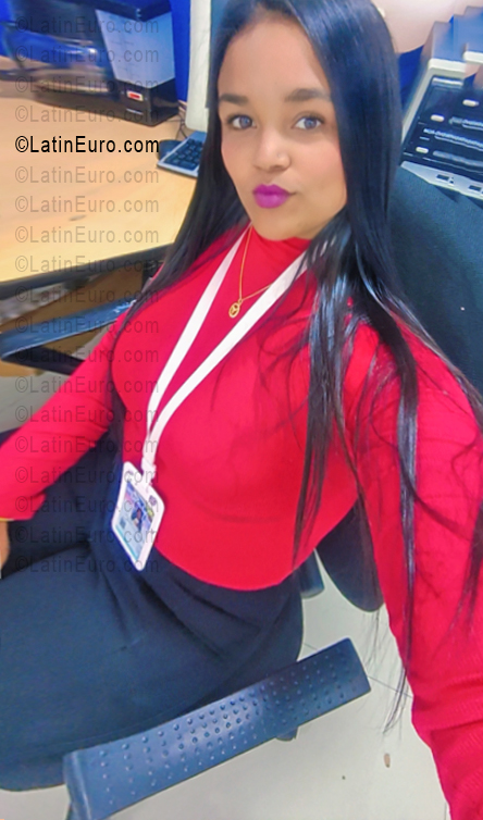 Date this cute Venezuela girl Daniella from Caracas VE5664
