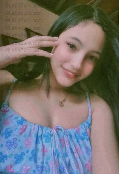 Date this attractive Venezuela girl Solexis from Pariaguan VE5667