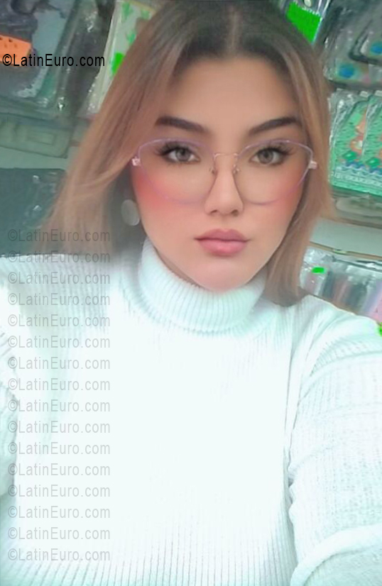 Date this nice looking Ecuador girl Ximena from Ibarra CO33746