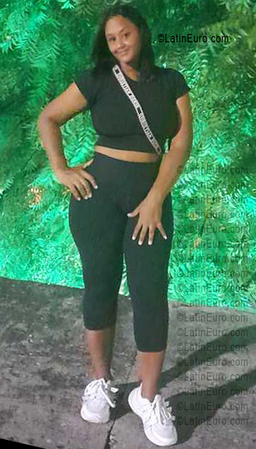 Date this tall Colombia girl Leonela from Cartagena CO33748