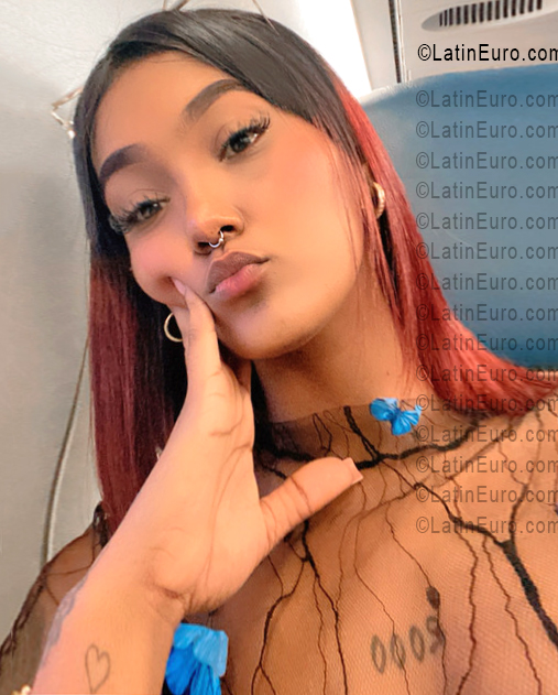 Date this sensual Dominican Republic girl Walkis from Santiago DO56444