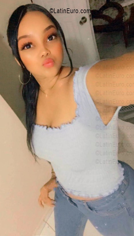 Date this exotic Dominican Republic girl Camila from Santo Domingo DO56451