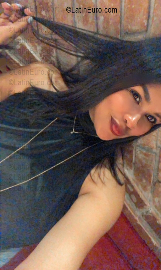 Date this gorgeous Dominican Republic girl Elisa from Santo Domingo Norte DO56485