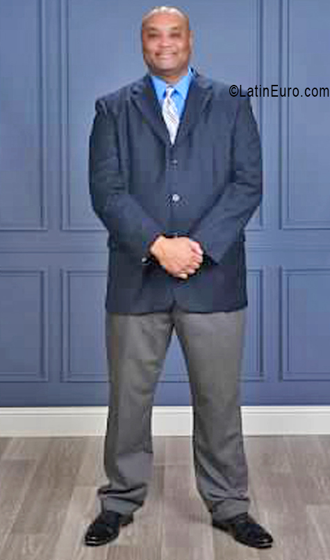 Date this funny United States man Alvin from Dallas US25551