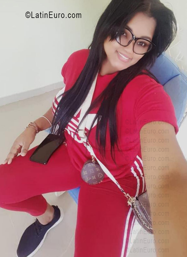 Date this delightful Dominican Republic girl Thalia from Santo Domingo DO56502