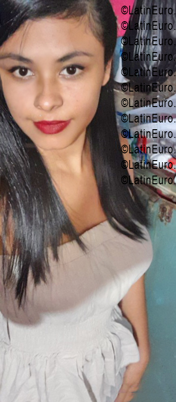 Date this pretty Nicaragua girl Jennifer from Managua NI337