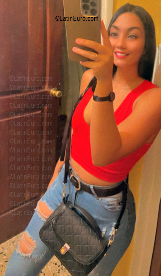 Date this lovely Dominican Republic girl Nicole from Santo Domingo DO56590