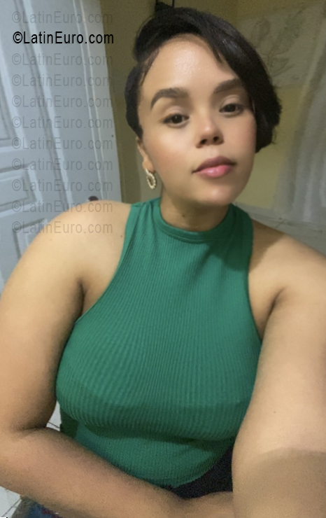 Date this young Dominican Republic girl Rina from Santo Domingo DO56622