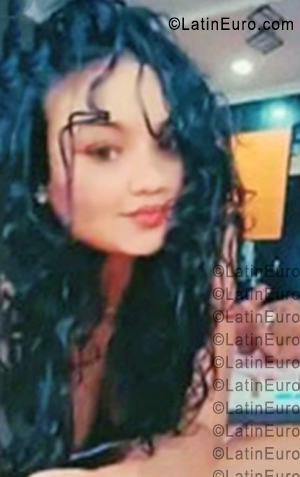 Date this good-looking Colombia girl Milagros from Barranquilla CO33769