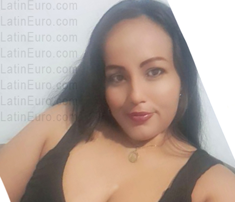 Date this voluptuous Colombia girl Sandra from Cali CO33781