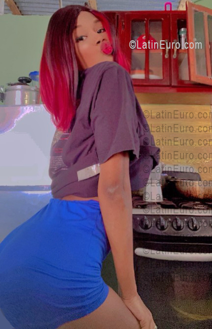 Date this attractive Dominican Republic girl Ester from Santo Domingo DO56667
