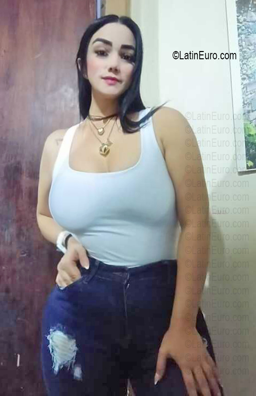 Date this good-looking Venezuela girl Honey from Maracaibo VE5727