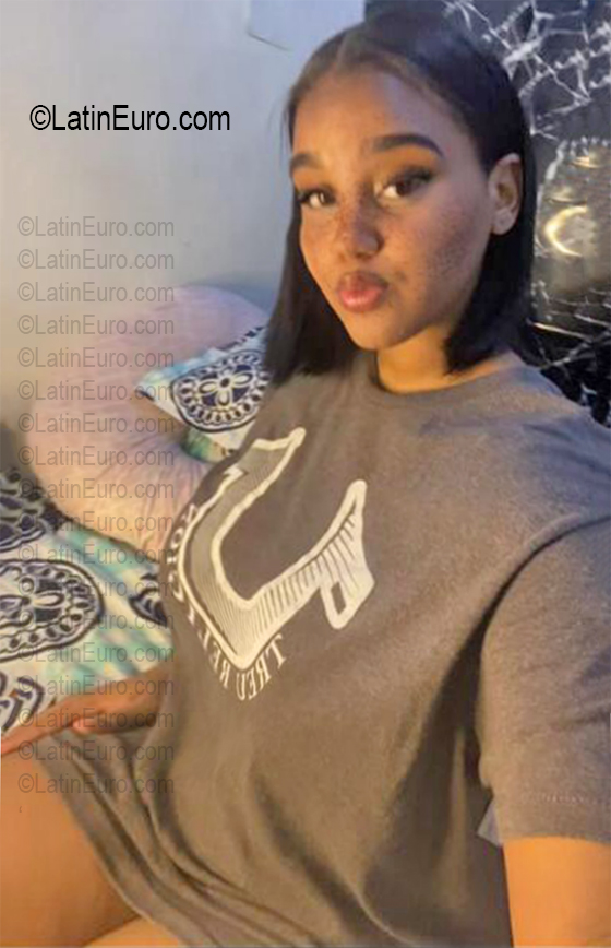 Date this good-looking Dominican Republic girl Ashley from Santo Domingo DO56766