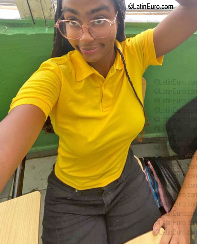 Date this lovely Dominican Republic girl Luz from La Altagracia DO56780