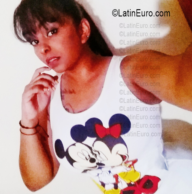 Date this foxy Dominican Republic girl Maria from Santiago DO56867
