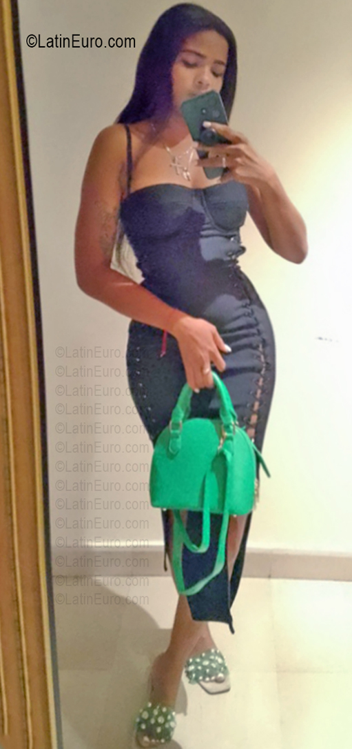Date this funny Dominican Republic girl Winifer from Santo Domingo DO56910