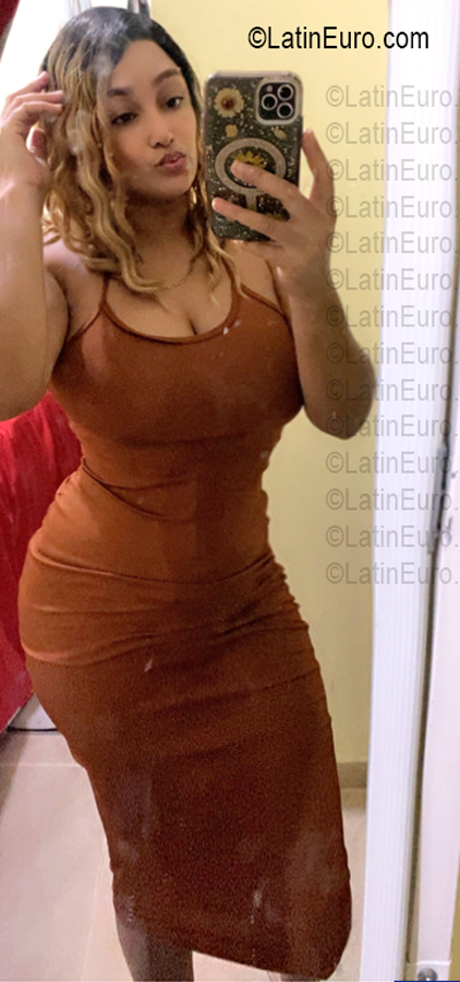 Date this young Dominican Republic girl Azalia from Santo Domingo DO56929