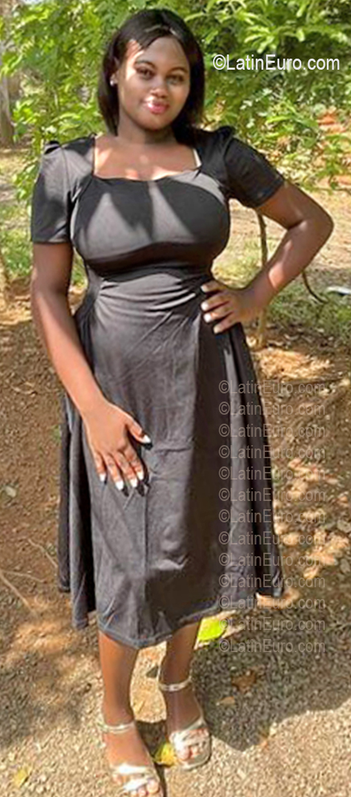 Date this georgeous Dominican Republic girl Nelly from Santo Domingo DO56965