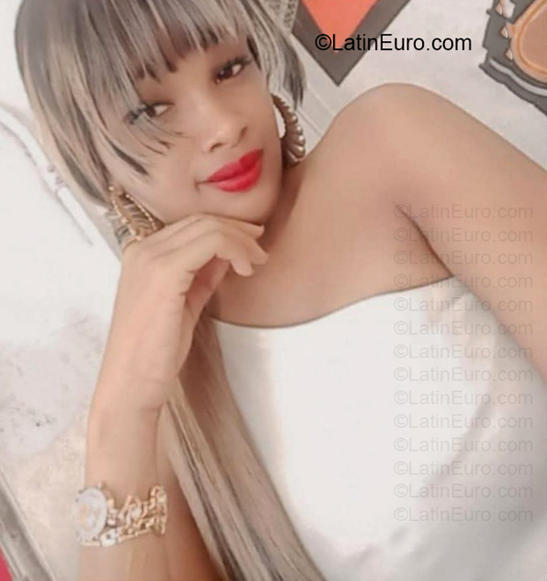 Date this tall Dominican Republic girl Chantal from Monte Plata DO57027