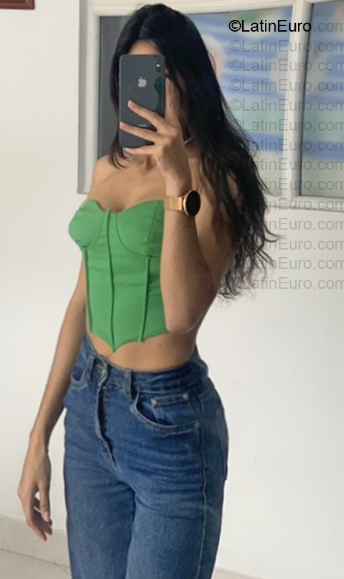 Date this attractive Colombia girl Angie from Ocana CO33866